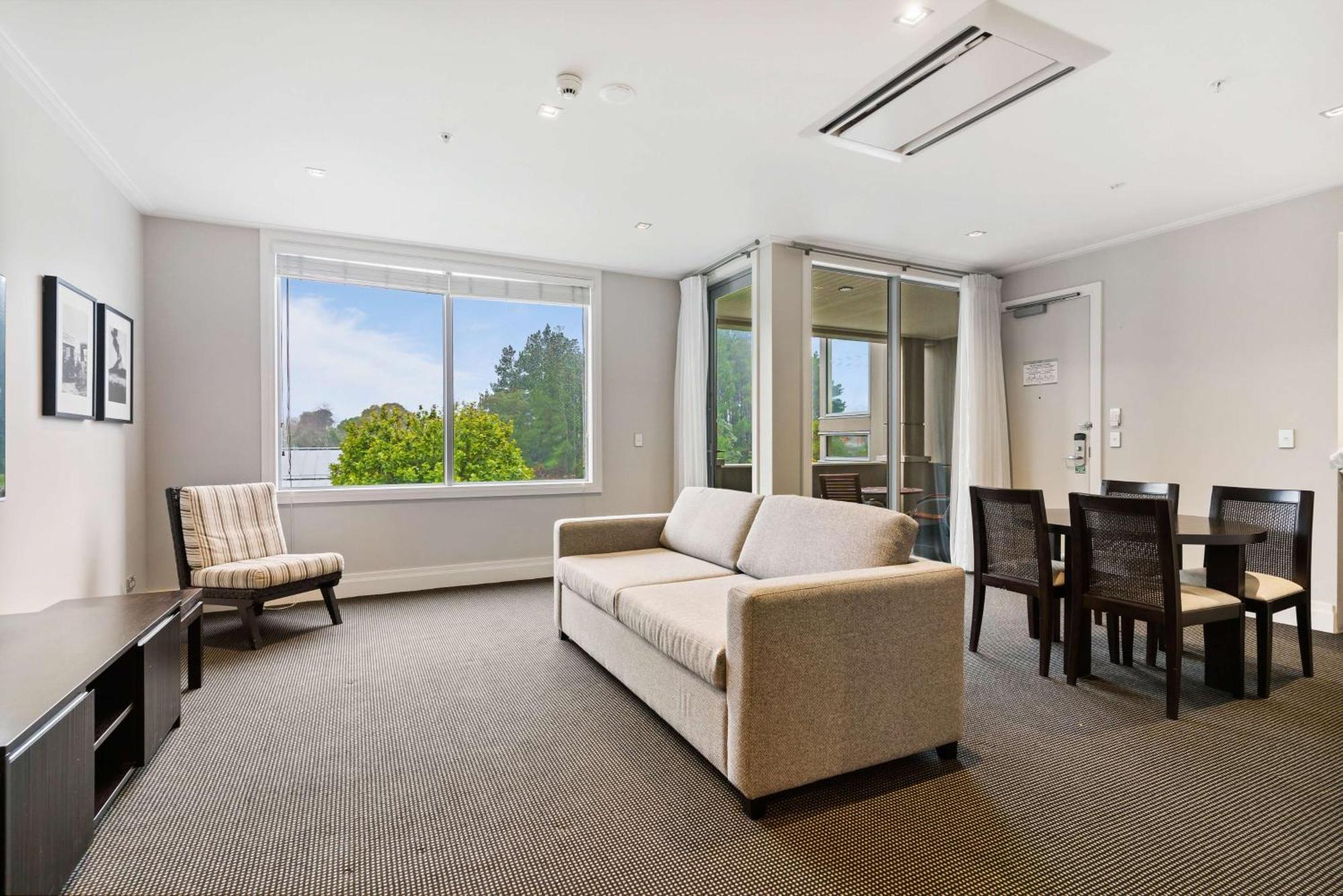 Hilton Lake Taupo Exterior photo